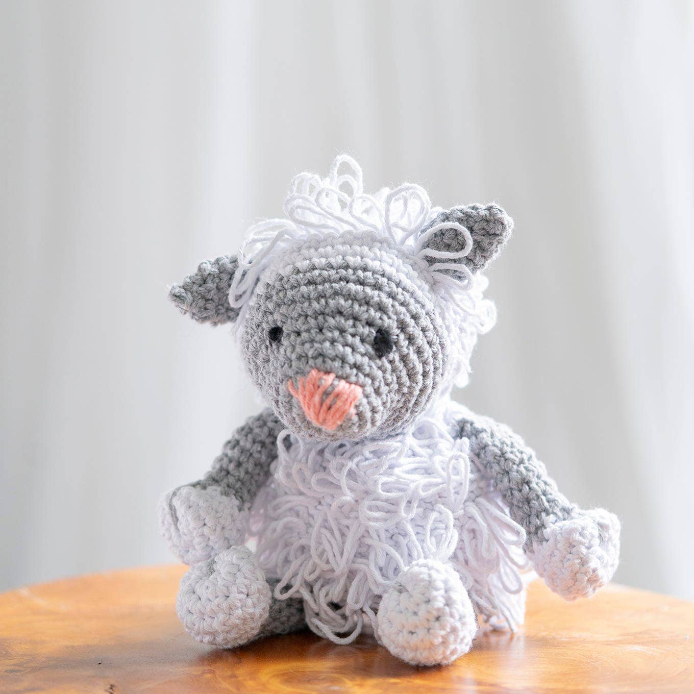 Hoooked - DIY Crochet Kit Lewy the Lamb