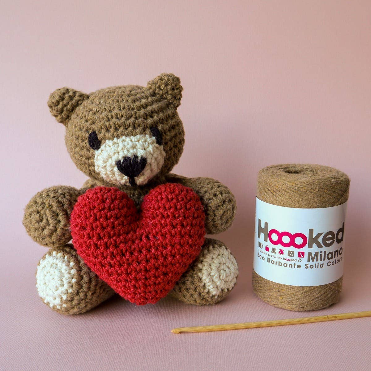 Hoooked - DIY Crochet Kit Valentino the Teddy Bear with Heart
