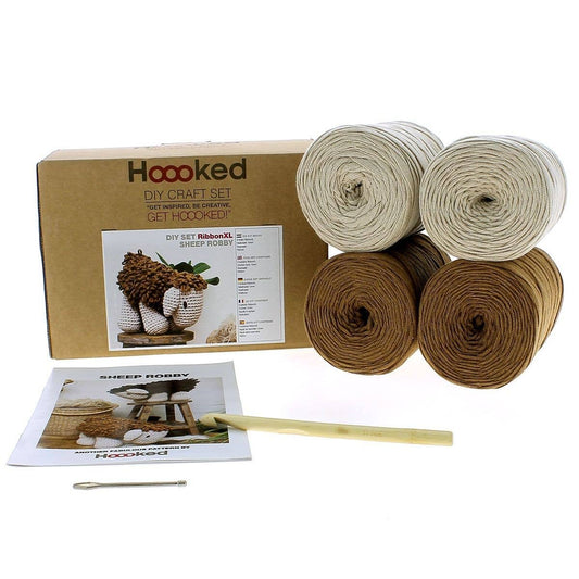 Hoooked - DIY Crochet Kit Robby the Sheep
