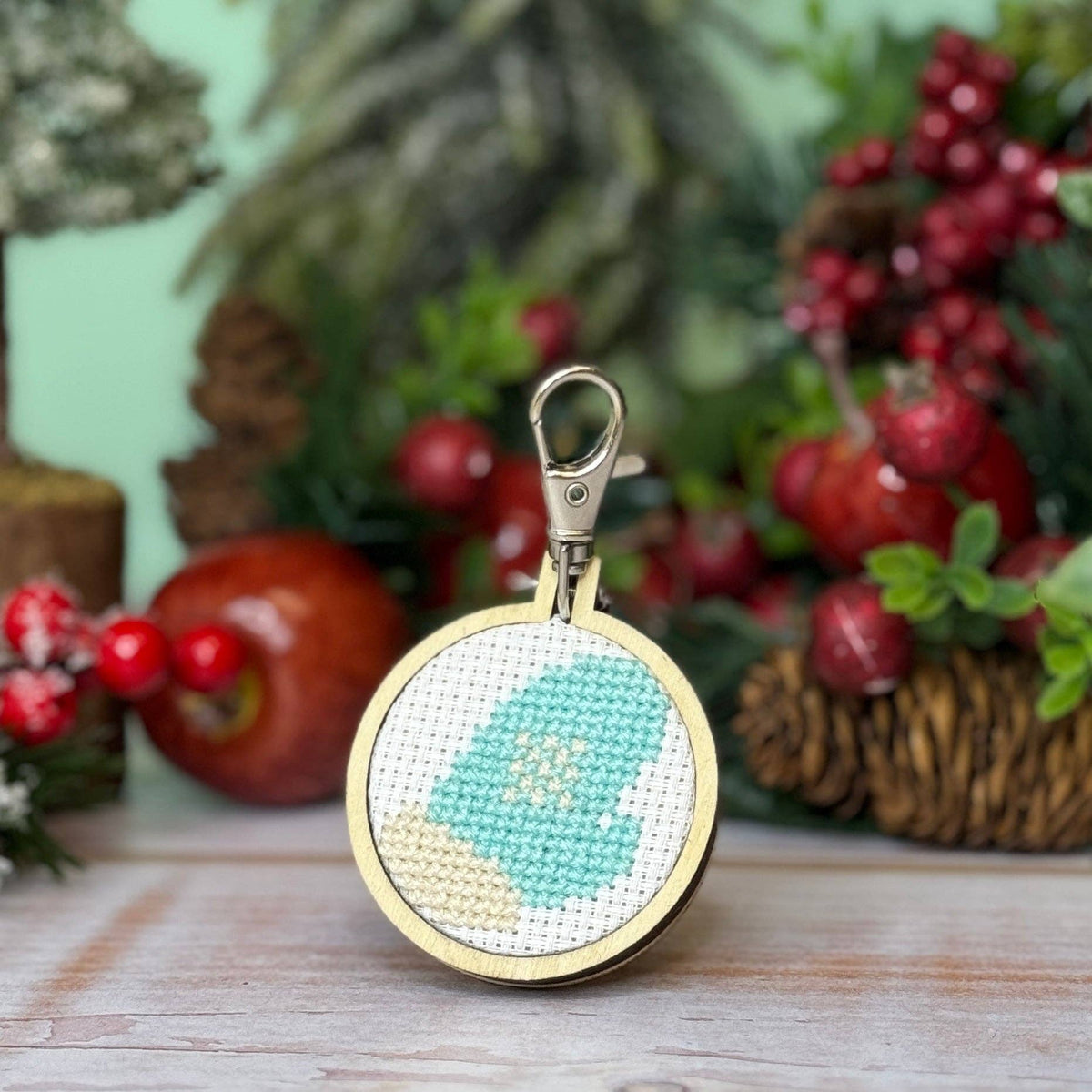 Mitten Mini Matchbox Christmas Cross Stitch Kit (with keyring)
