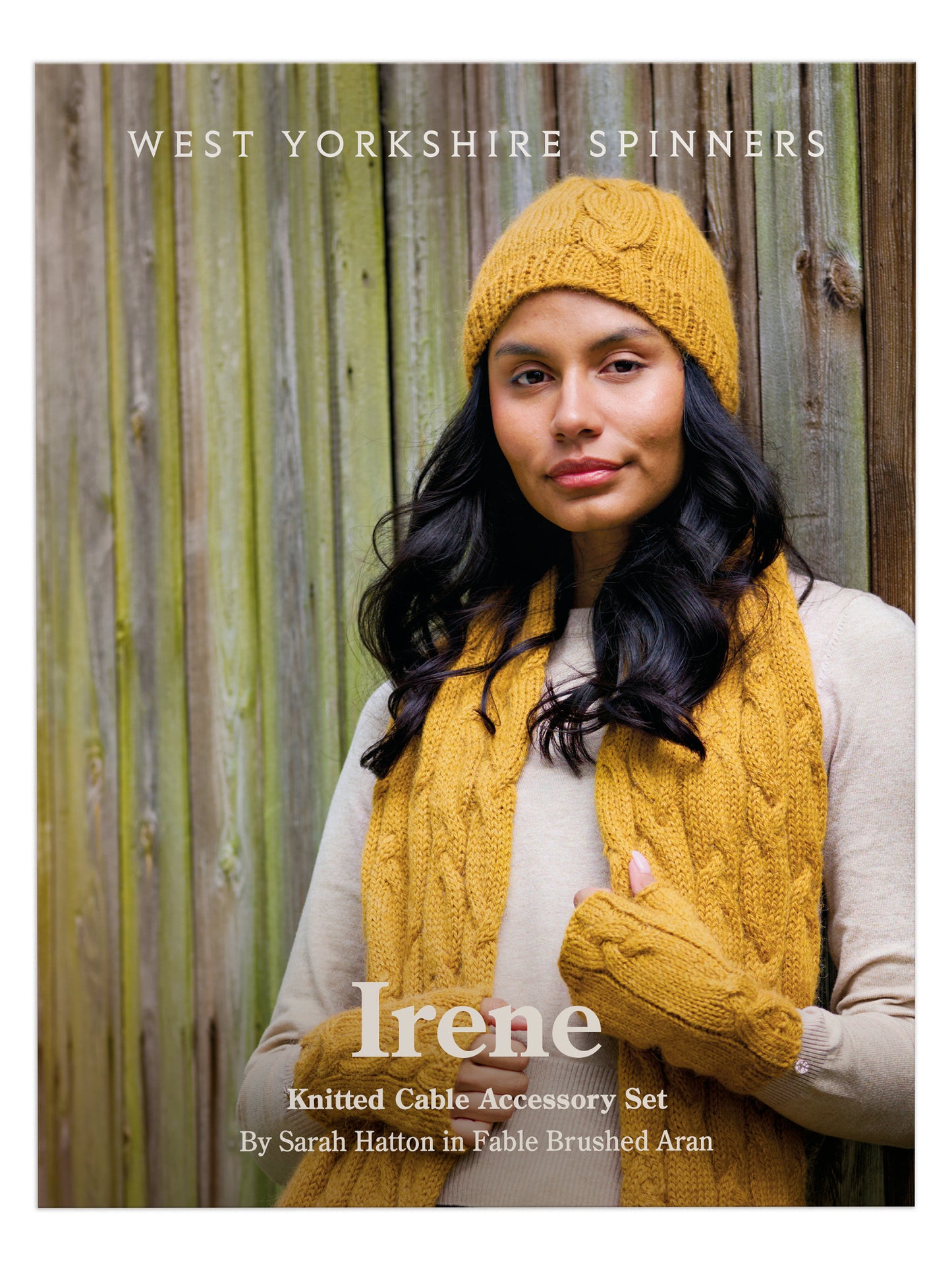 Irene - Knitted Cable Accessory Set