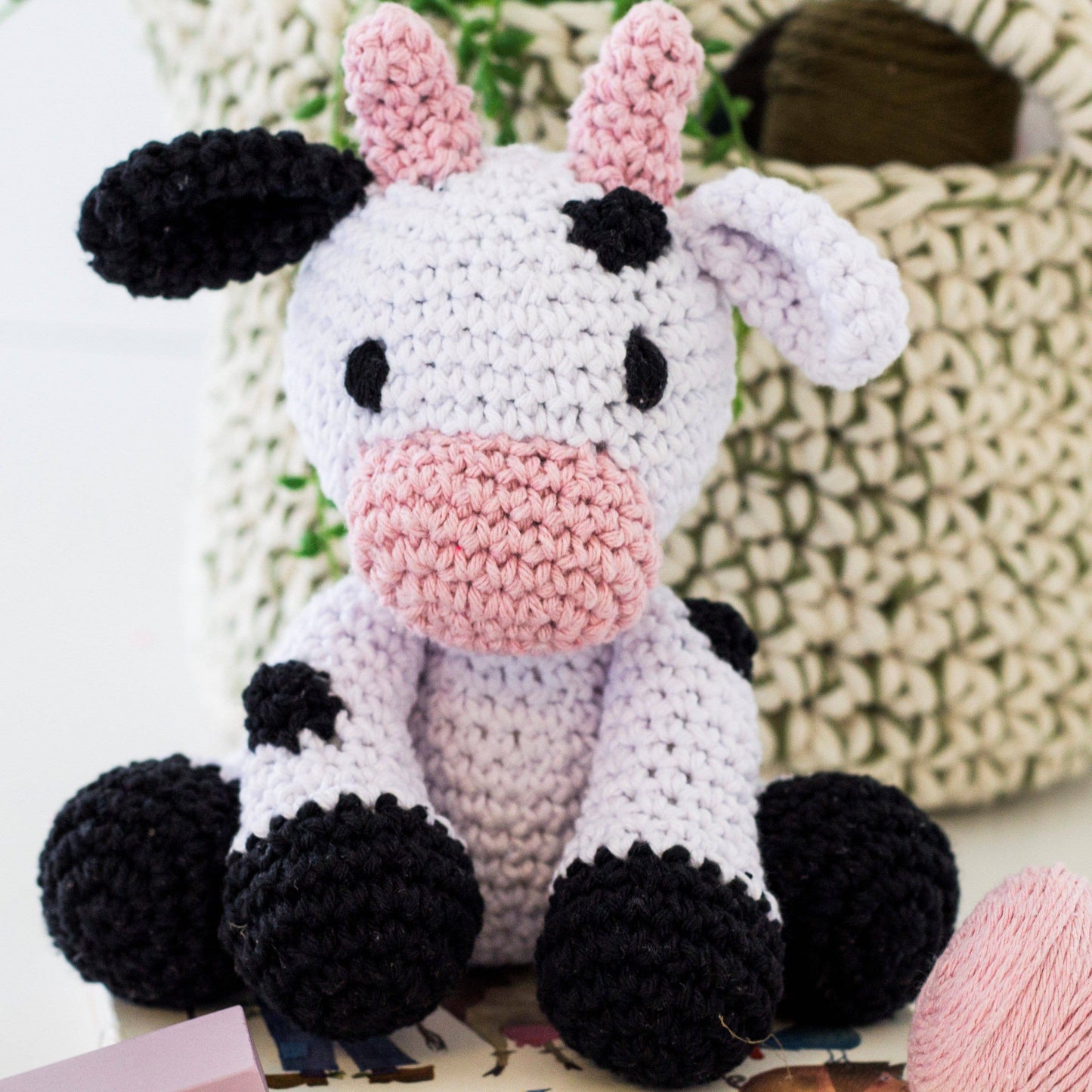Hoooked - DIY Crochet Kit Kirby the Cow