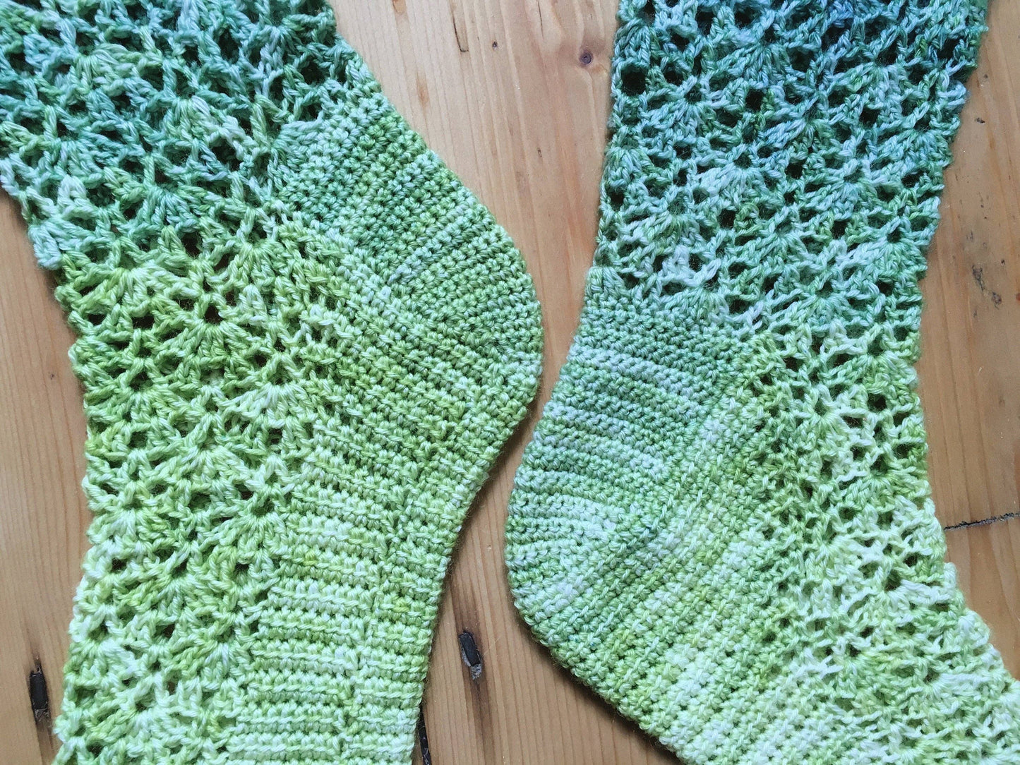 Crochet Pattern - Trailing Lace Socks - PRINT