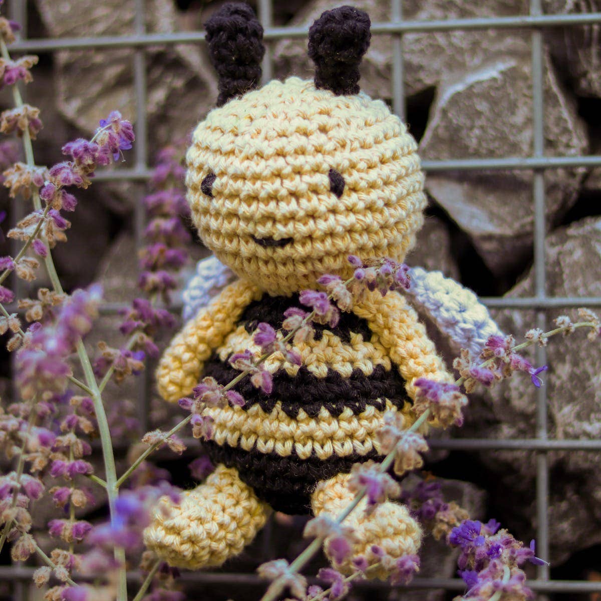 Hoooked - DIY Crochet Kit Honey the Bee