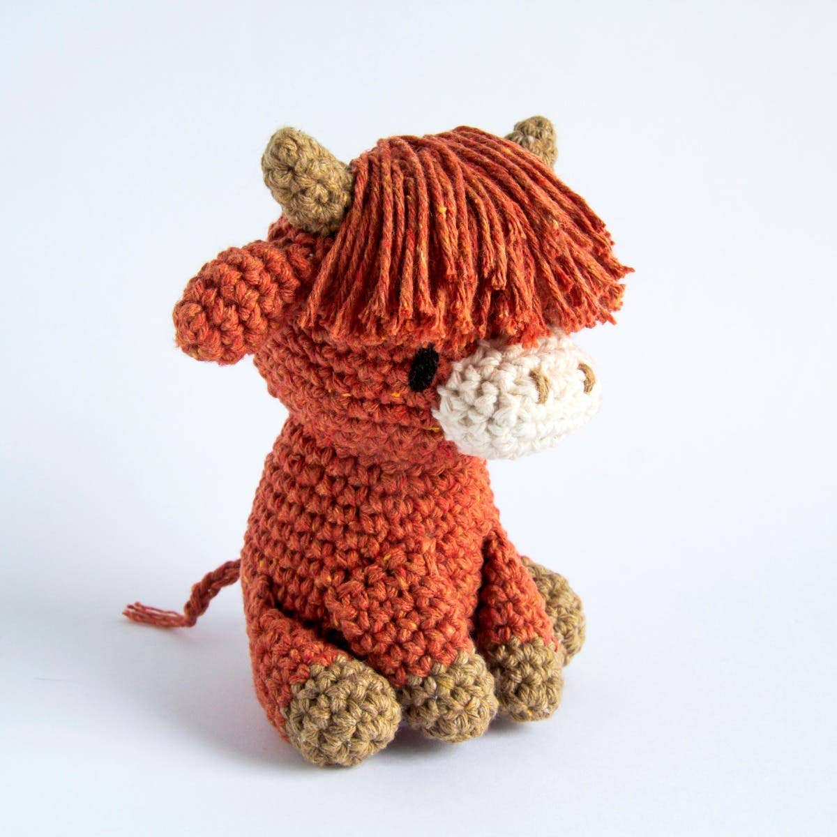 Hoooked - DIY Crochet Kit Aidan the Highland Cow