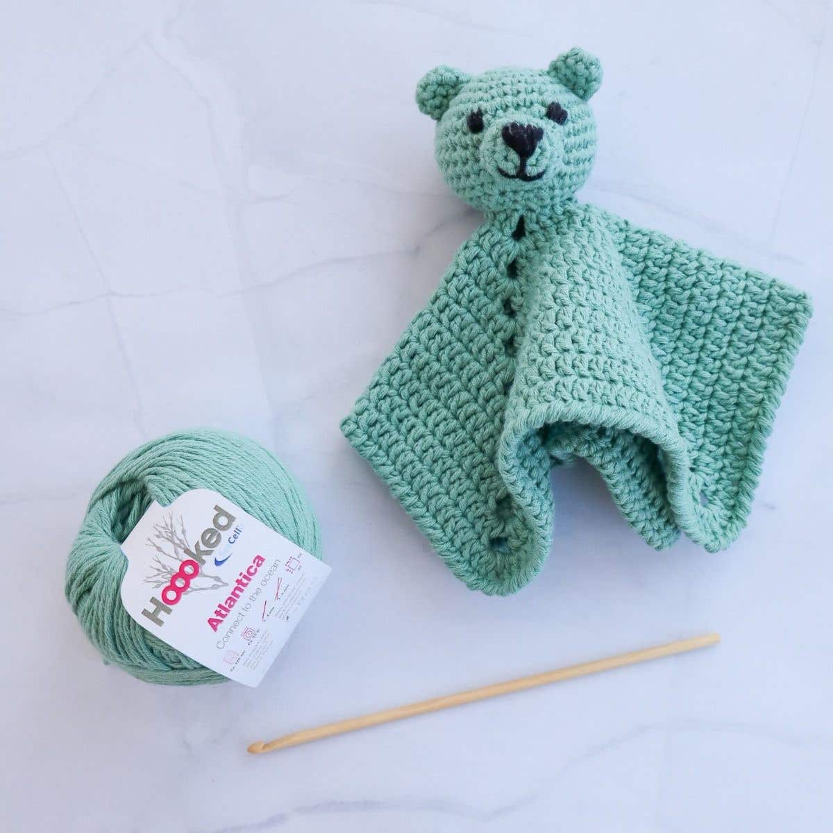 Hoooked - DIY Crochet Kit Bo the Cuddle Cloth Bear