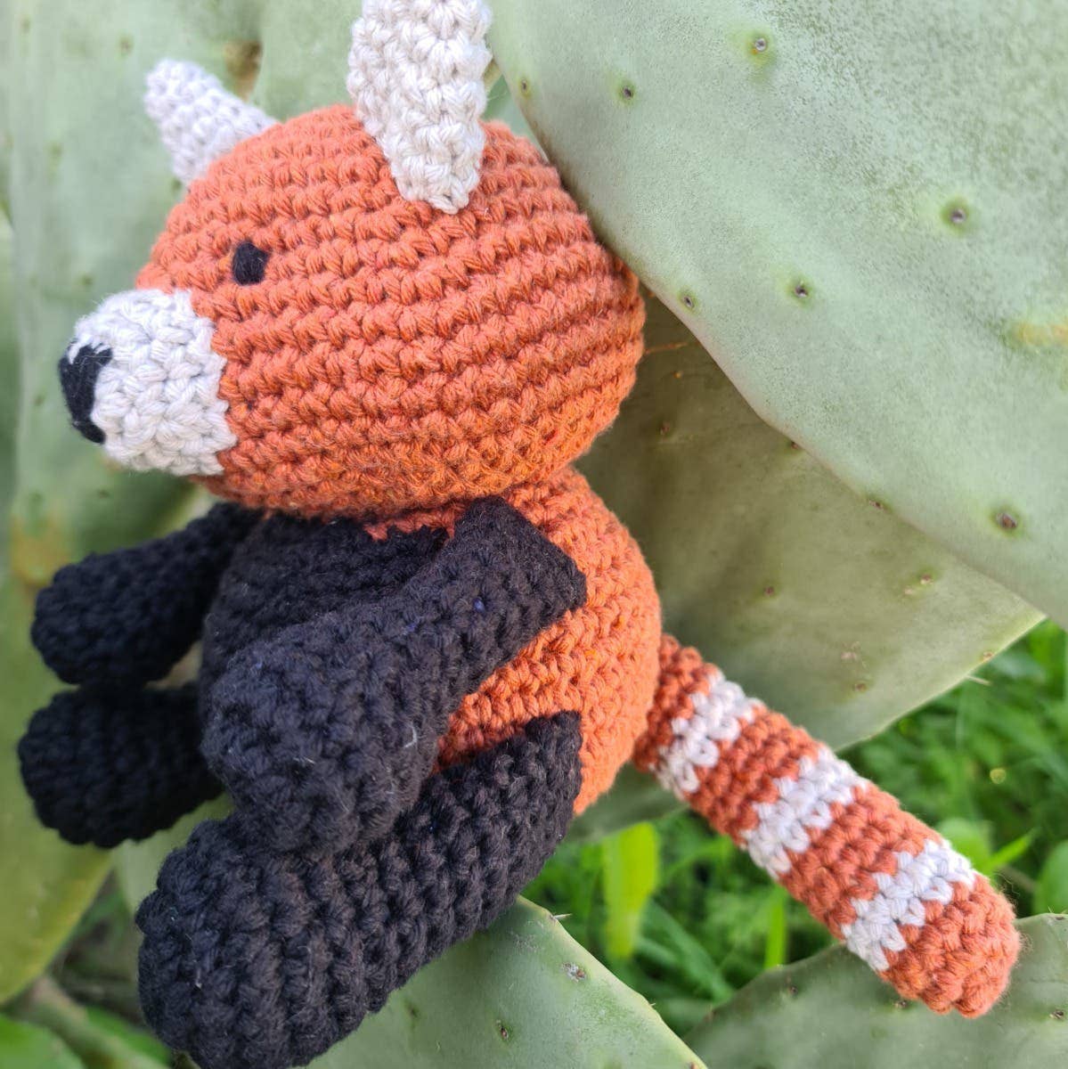 Hoooked - DIY Crochet Kit Ling the Red Panda