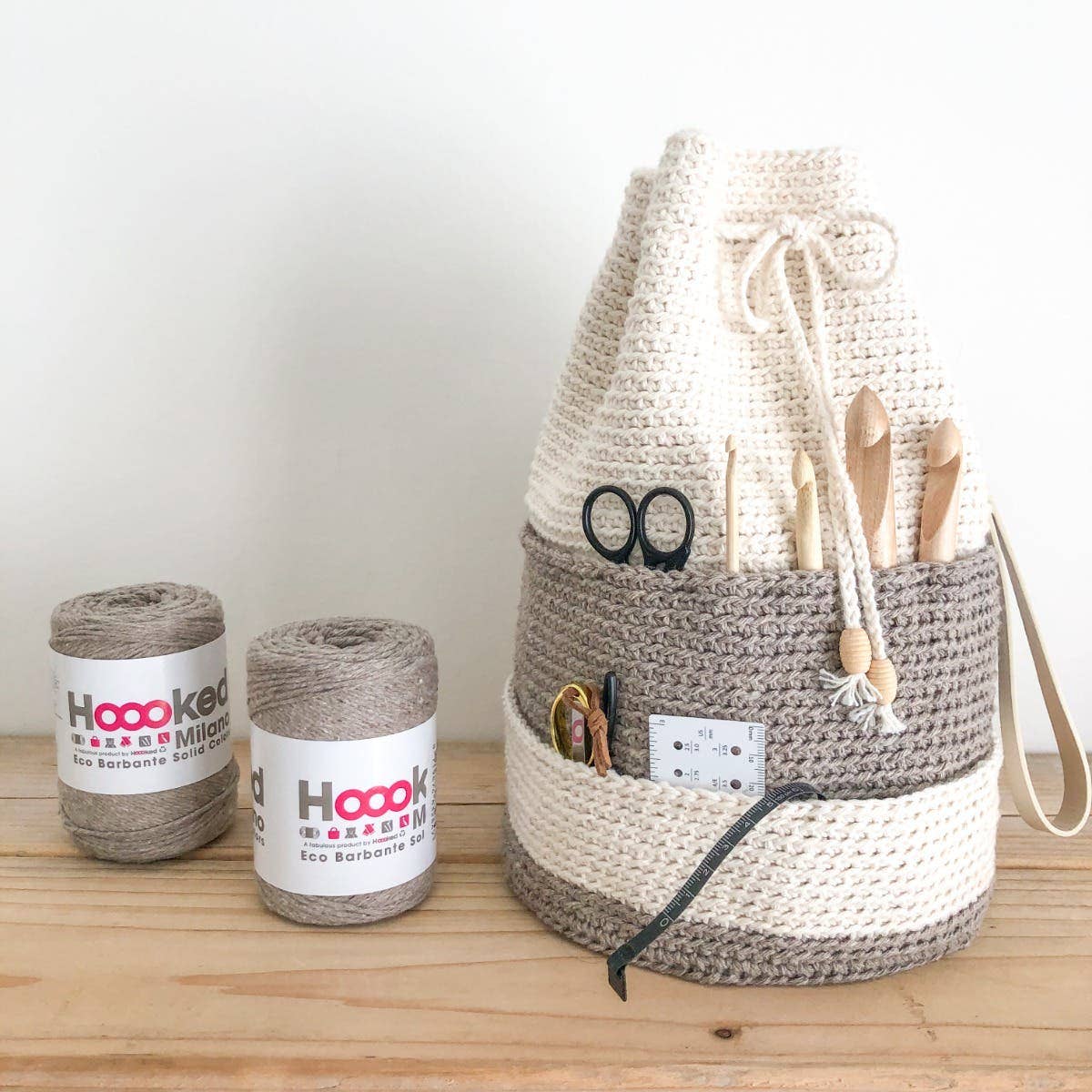 Hoooked - DIY Crochet Kit Project Bag Jönköping