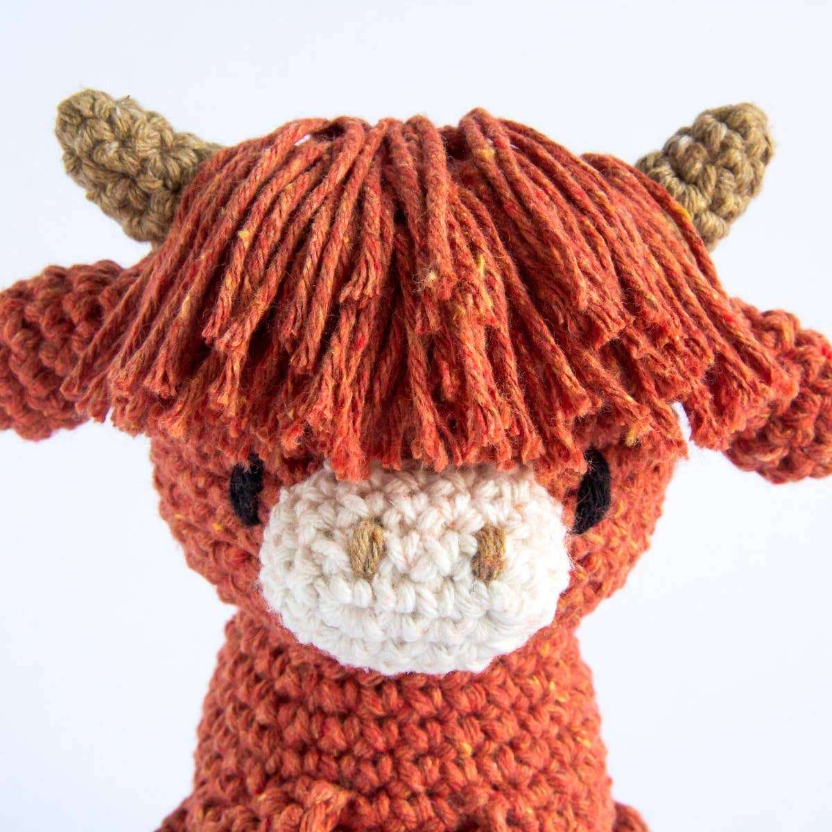 Hoooked - DIY Crochet Kit Aidan the Highland Cow