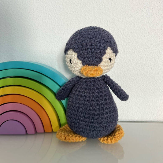 Hoooked - DIY Crochet Kit Frosty the Penguin