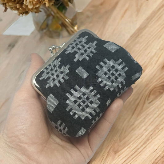 Vintage style coin purse Welsh tapestry Blanket design