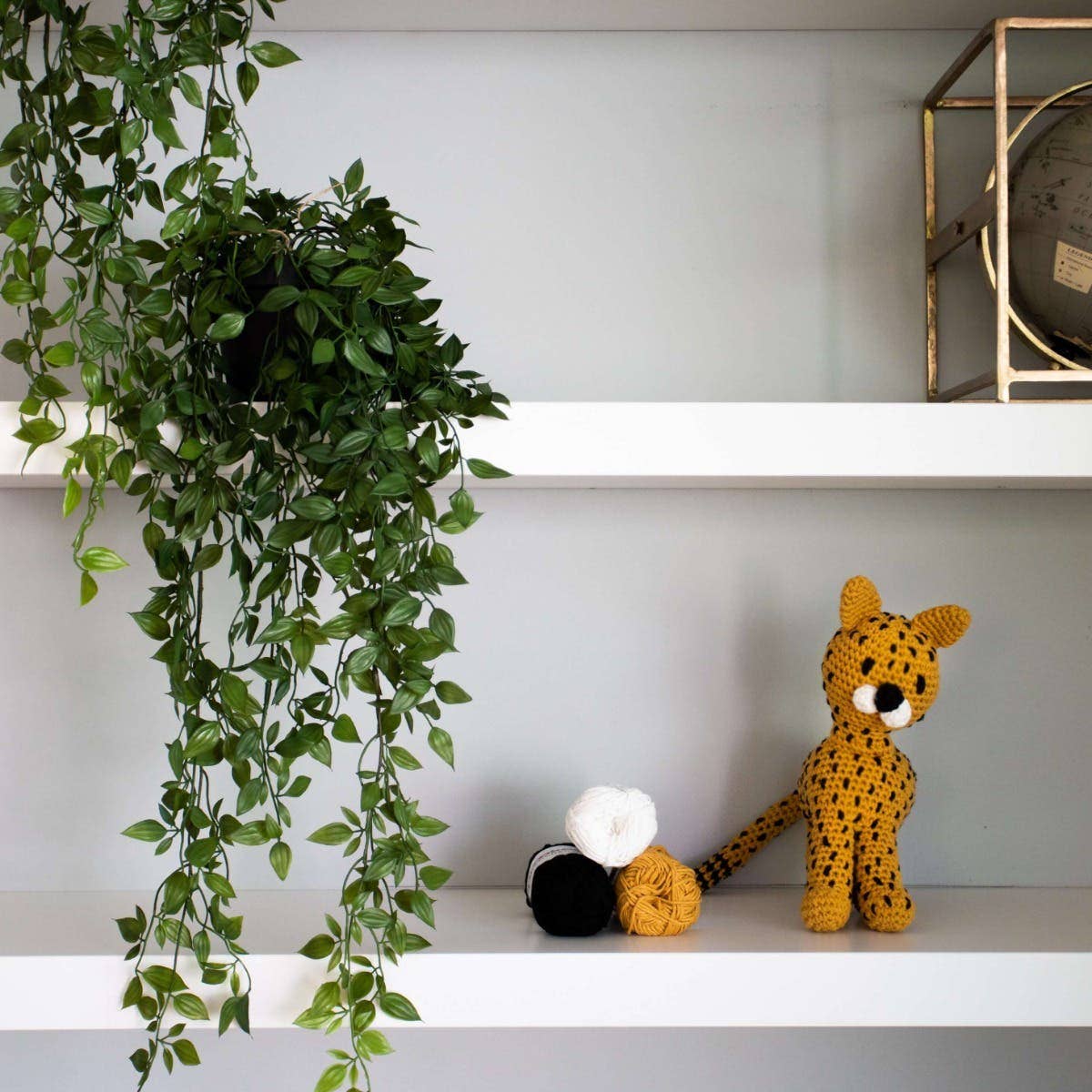 Hoooked - DIY Crochet Kit Chikee Cheetah