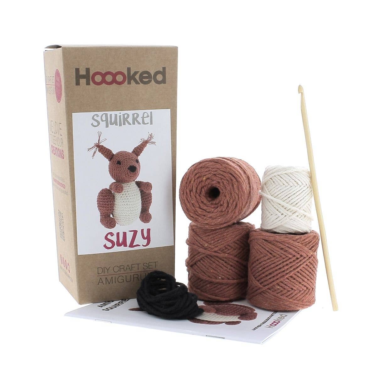 Hoooked - DIY Kit Amigurumi Suzy the Squirrel