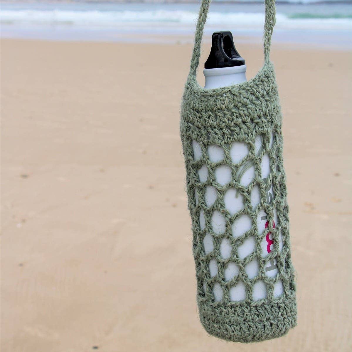 Hoooked - DIY Crochet Kit Bogota Water Bottle Bag