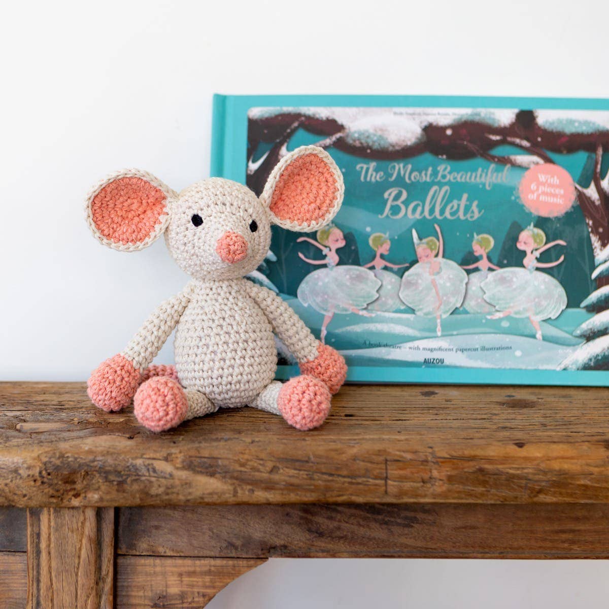 Hoooked - DIY Crochet Kit Monica the Mouse