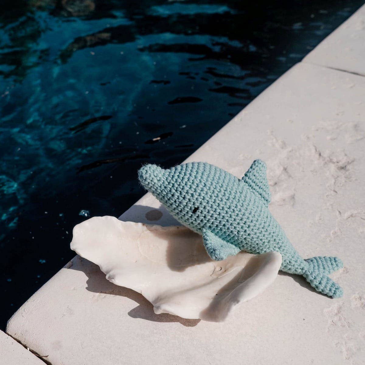 Hoooked - DIY Crochet Kit Sado the Dolphin