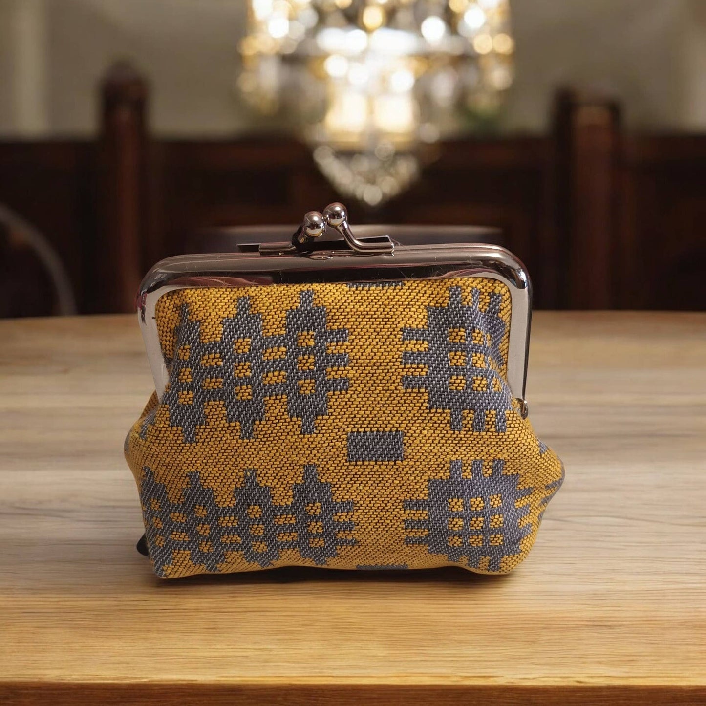Vintage style coin purse Welsh tapestry Blanket design