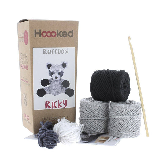 Hoooked - DIY Crochet Kit Ricky the Raccoon