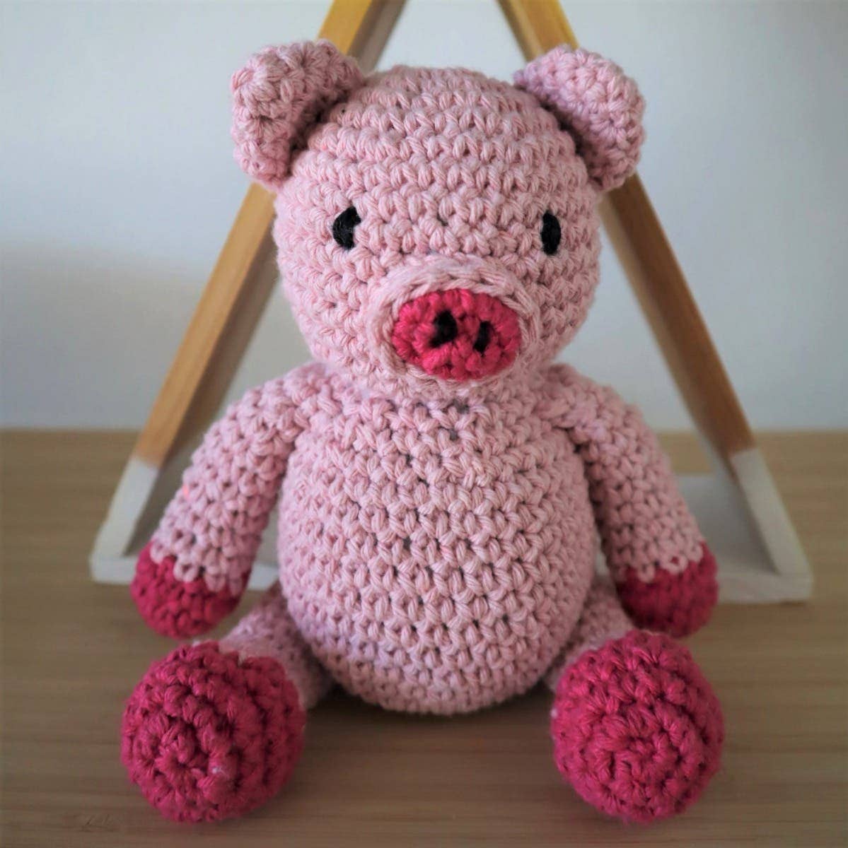 Hoooked - DIY Crochet Kit Maggie the Piglet