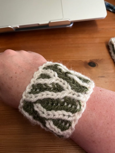 Two Colour Brioche Knitting in the Round | Learn with Kath Andrews